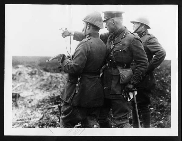 (1) C.1716 - Brigadier general points out the place where he was wounded to a Belgian general