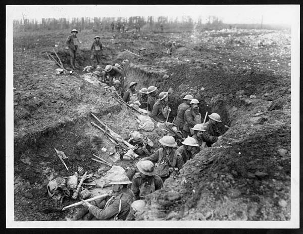 (155) C.1507 - British working party in German trench, recently captured
