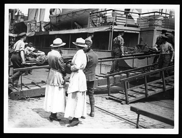 (327) C.2772 - Men from the hospital which was bombed going on board the hospital ship