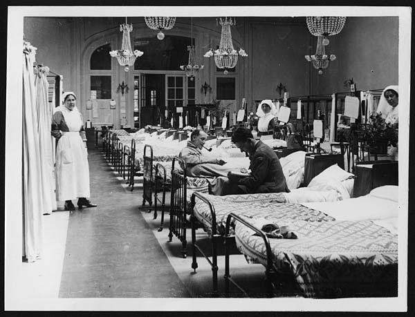 (259) C.1913 - Scene in a ward of SA hospital