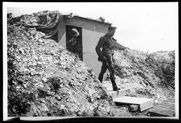 (80) D.1740 - H.M. leaving an observation post on Vimy Ridge