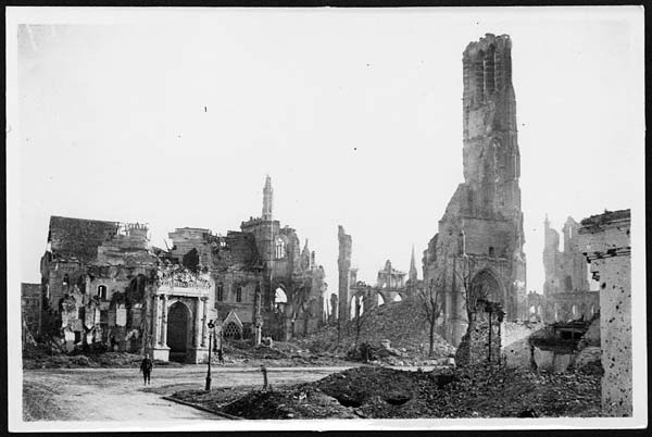 (280) D.2277 - Cathedral at Ypres as it appeared at the end of 1916