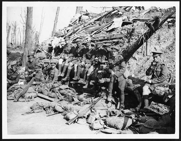 (234) D.2088 - Men of the K.O.Y.L.I. resting before walking back from the trenches