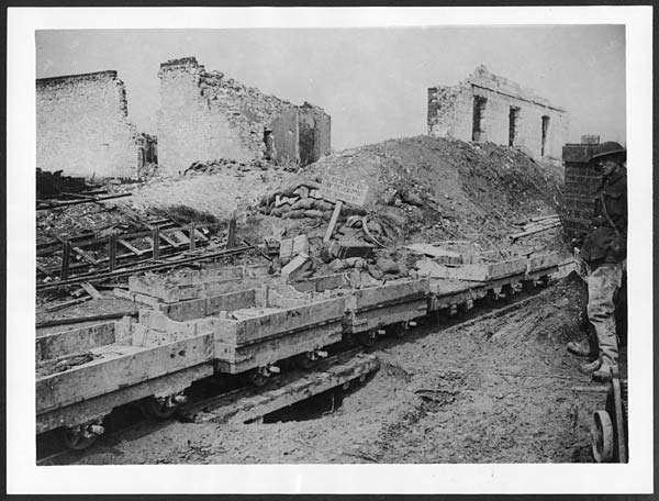 (47) D.1148 - Railway in the trenches
