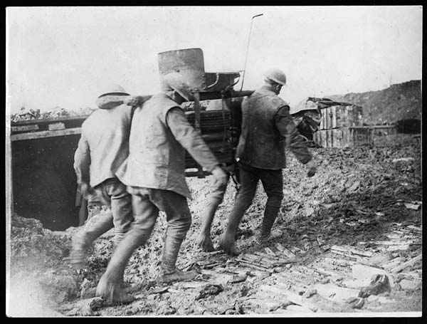 (21) D.1053 - Tommies moving a portable forge