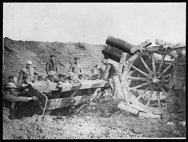 (25) D.1060 - Clearing the ground for a Howitzer position