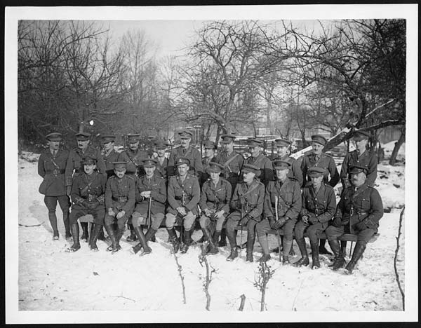 (89) D.816 - Group of officers with the Prince of Wales in the centre