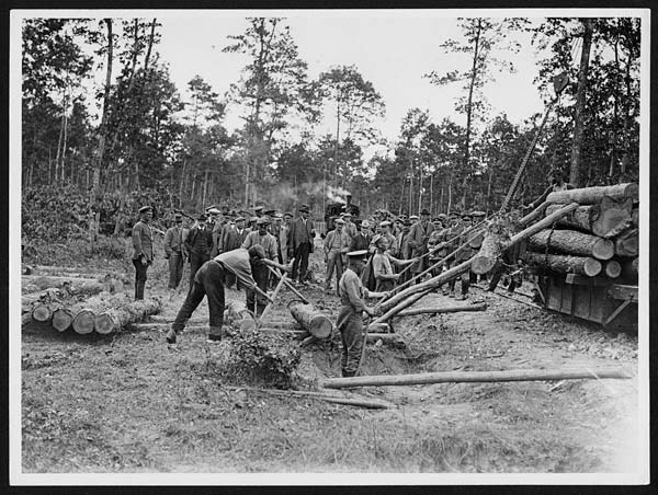 (30) L.911 - Inspecting the work of the Canadian Forestry Detachment