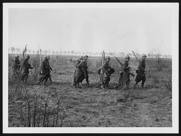 (11) N.389 - French Troops moving up into action