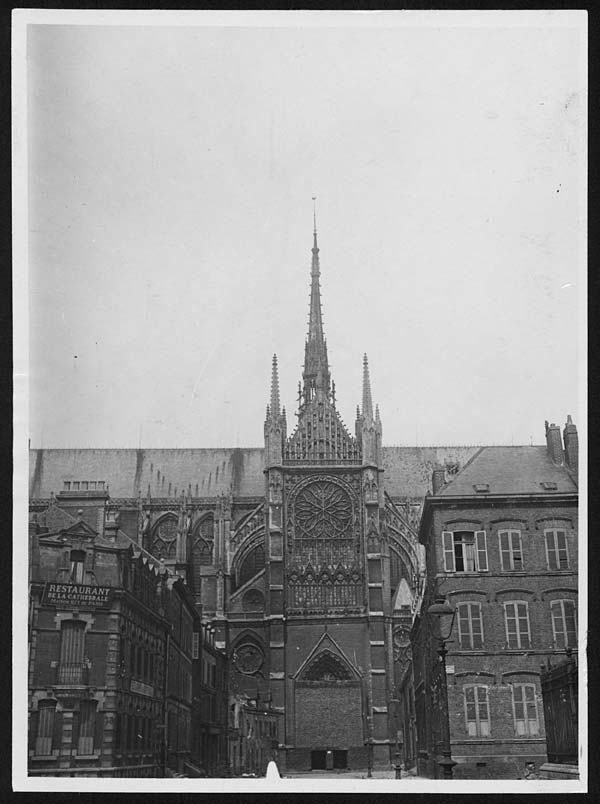 (39) N.437 - Amiens Cathedral