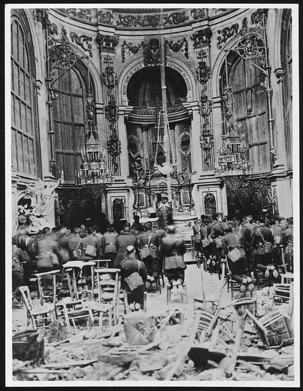 (55) X.25016 - On Sunday October 13th 1918 … a thanksgiving service in the Cambrai Cathedral for the deliverance of the Town