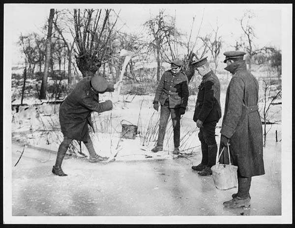 (65) X.32038 - Digging a hole in the ice to get water for cooking purposes