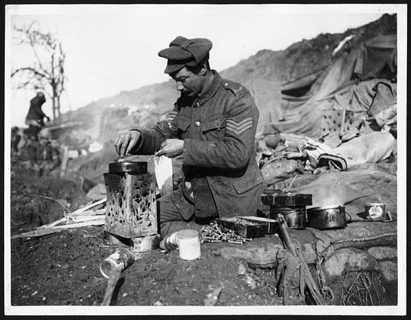 (108) X.33048 - Sergeant cooking his dinner
