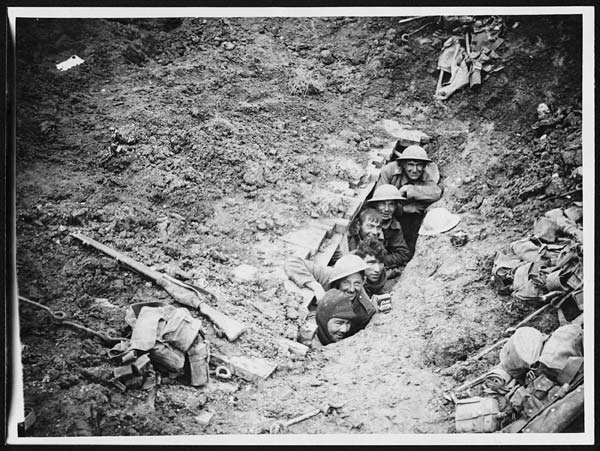 (165) X.35063 - Some Tommies in their new dug-out