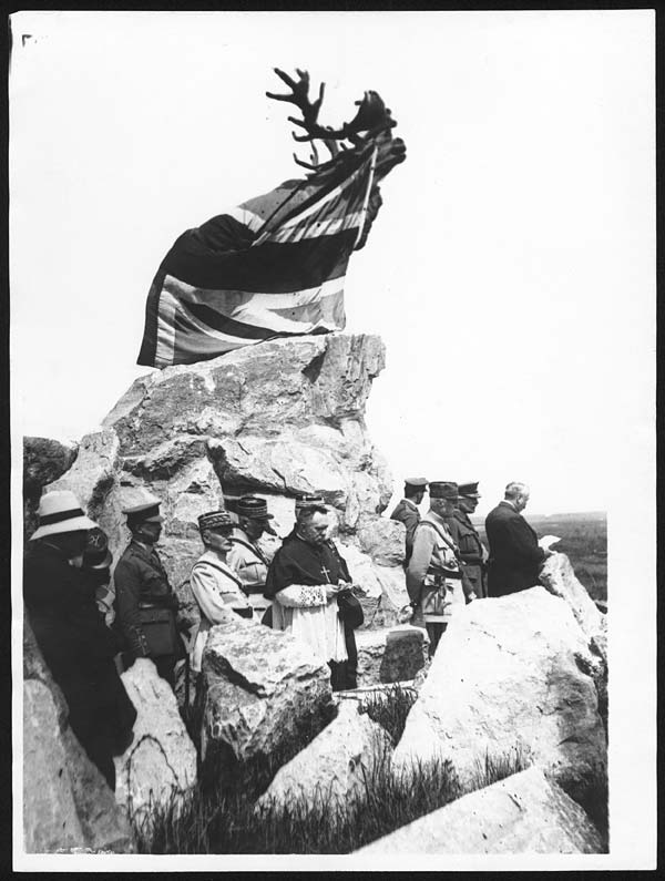 (130) X.34011 - War memorial for Newfoundland soldiers