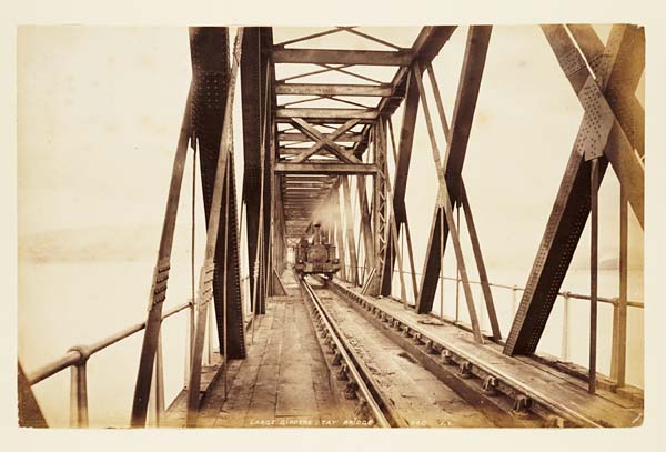 (54) 940. J,V. - Large girders, Tay Bridge