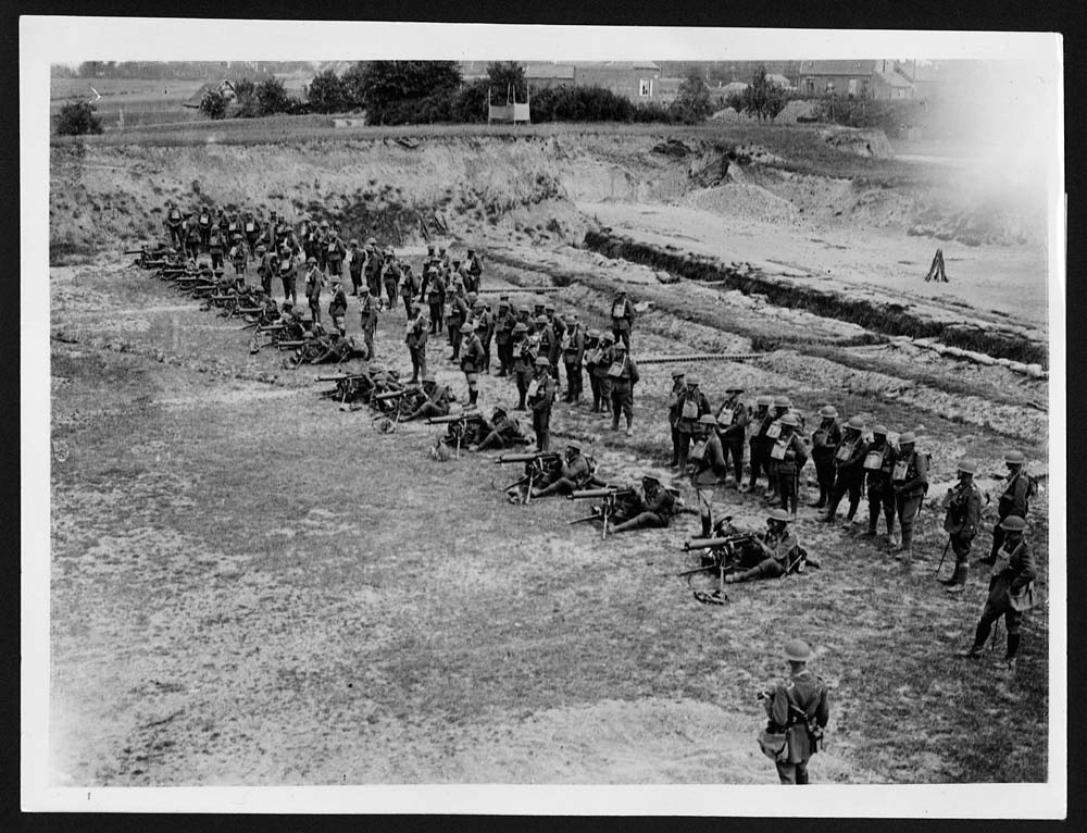 Ww1 Riggs (332) C.2787 - Men of the Machine Gun Corps at drill - Photographers ...