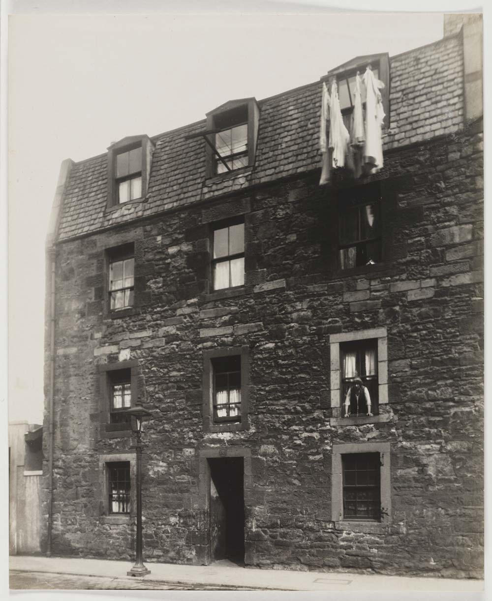 (42) 53 St Leonard's Hill J94 Photographs of the south side of