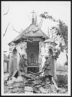 N.514Shrine shattered by a German shell in the firing area